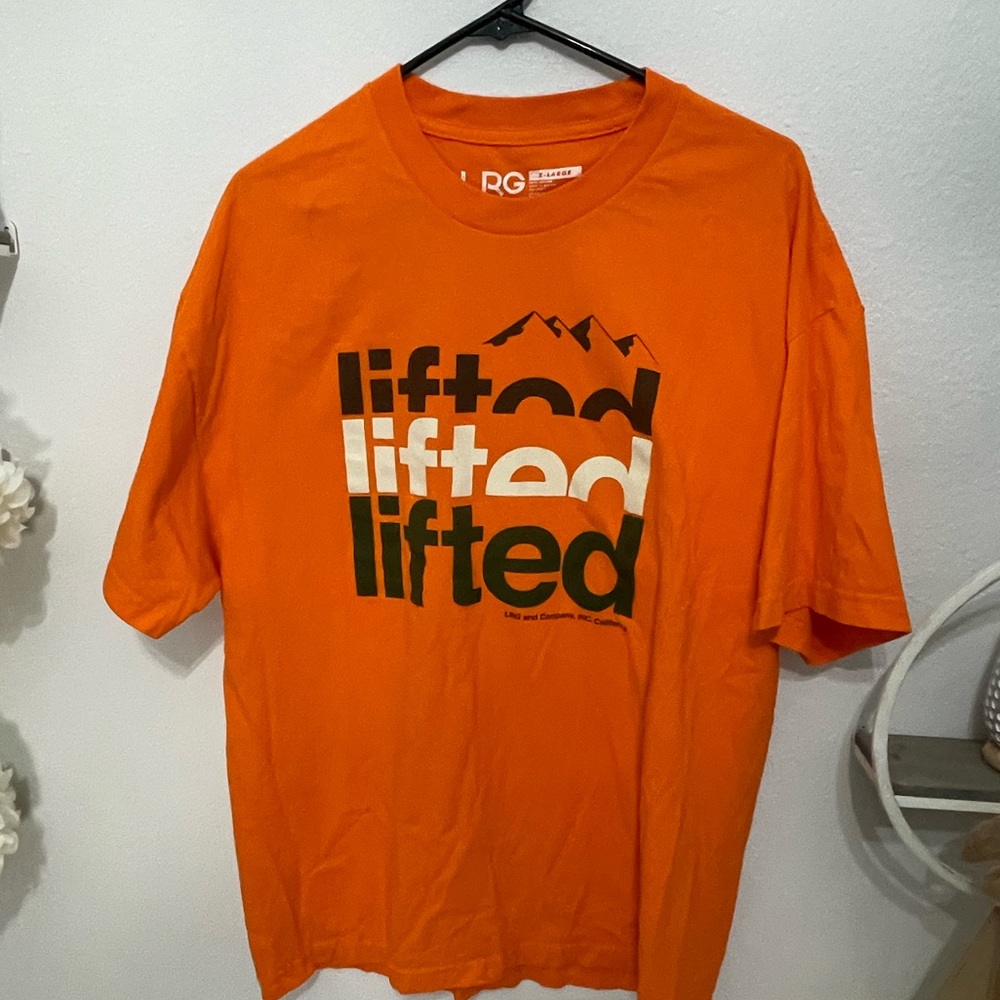 Men’s LRG shirt